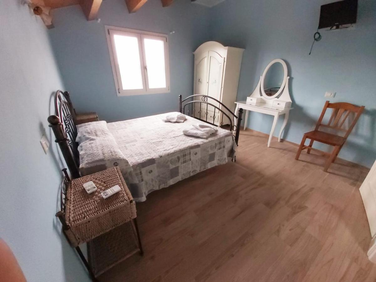 B&B Il Cenerino Sant'Antioco Bagian luar foto