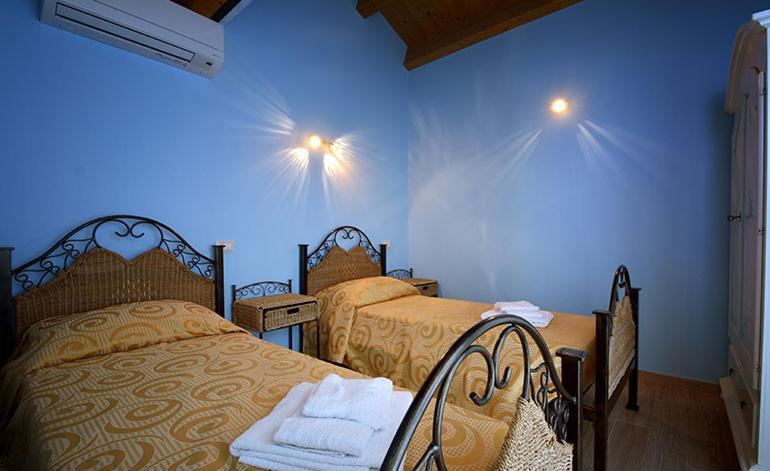B&B Il Cenerino Sant'Antioco Bagian luar foto